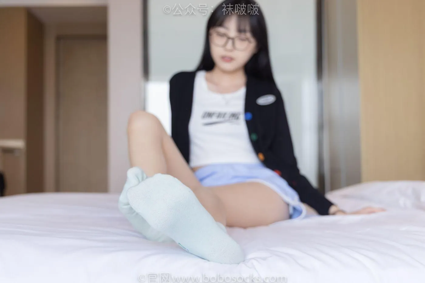 [BoBoSocks袜啵啵]NO.081 稚予- AJ、浅黄色短棉袜、浅蓝色短棉袜、裸足（花絮版） [145P]插图6